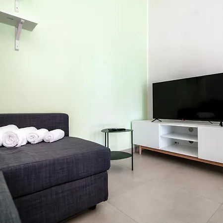 Altido Navigli Studio With Balcony Mediolan