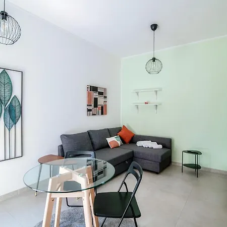 Altido Navigli Studio With Balcony * Mediolan